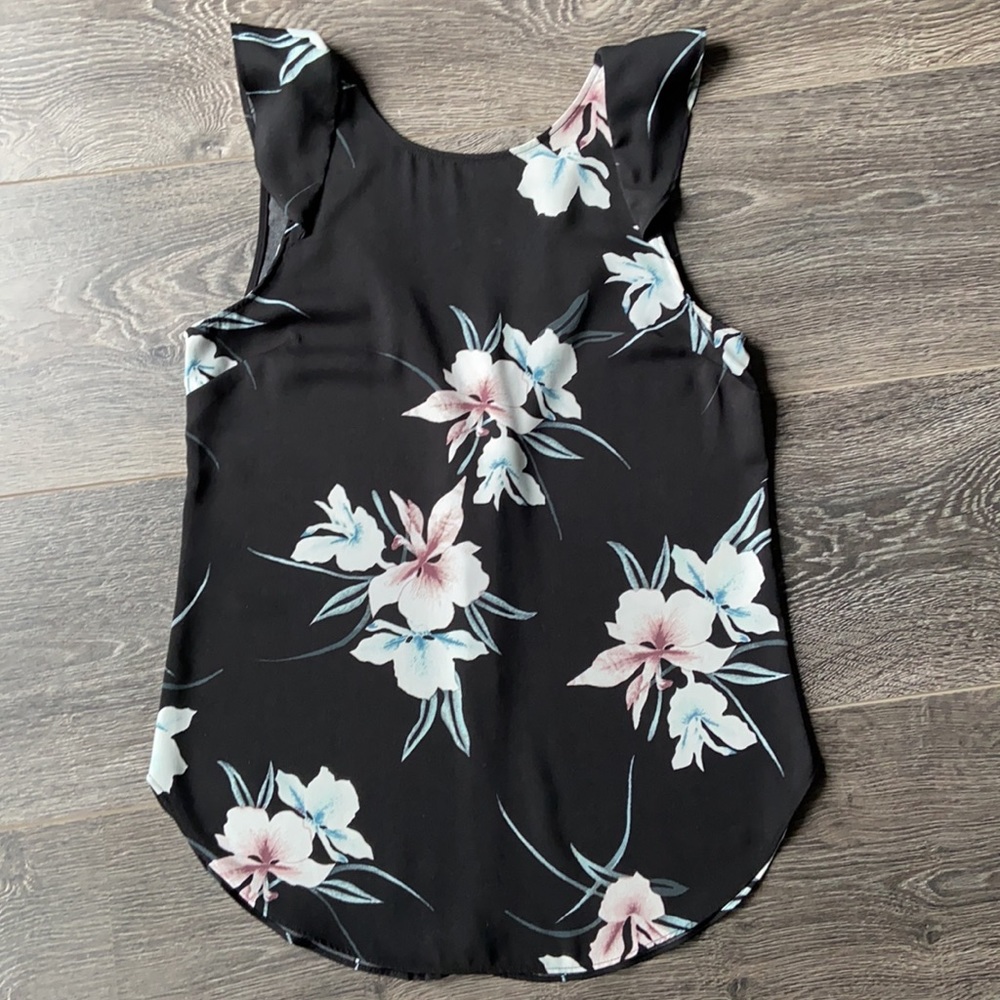 Dynamite tank top with v-neck back
